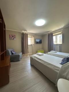 Spacious e Modern Comfort Near Center - 7