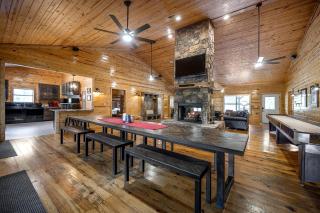 Large Riverfront Group Retreat on Mountain Fork River Near Broken Bow, Oklahoma - 7