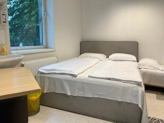 Urban Stay Klimschgasse Comfortable Rooms Near City Center - 9