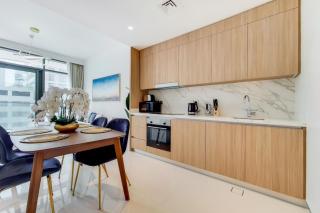 Luxury Beachfront 1 BED Apartment in Dubai Harbor - 8
