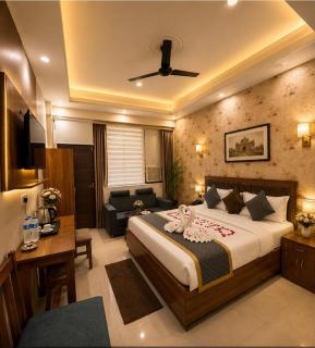 Frolic Hotel Near Sec 52 Noida Metro Station - 8