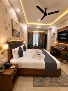 Frolic Hotel Near Sec 52 Noida Metro Station - 6