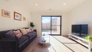 Creekstone 3B2B Home - 5