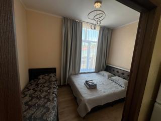 Коттедж Paris на Иссык-Куле, Сектор Е42 , терраса , летняя кухня и пляж - 1