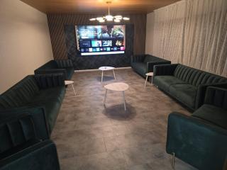 Großes Haus 300m2 18 Gäste 7 Schlafzimmer Fitness und Garten - 0