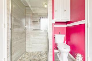 Ultimate destination getaway in Richardson - 9