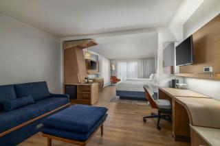 Courtyard by Marriott Hershey Chocolate Avenue - 7