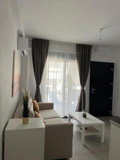 Yellow Breeze Apart Myrto - 7