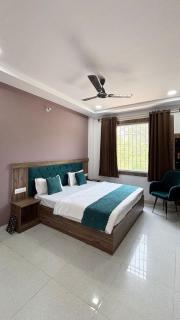 Hotel Triyugi - 4