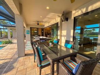 CoralVilla 1st Place - great water view, pool, spa and outdoor kitchen - 3