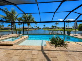 CoralVilla 1st Place - great water view, pool, spa and outdoor kitchen - 0