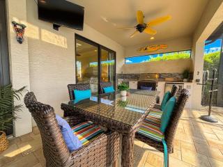 CoralVilla 1st Place - great water view, pool, spa and outdoor kitchen - 2