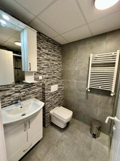 Emerald Luxury Apartments - 2