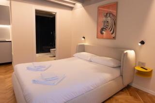 Brand-New Modern Studio Steps from the City Center - 5