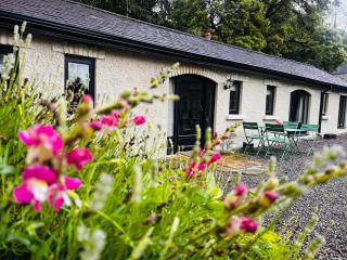 The Coach House Cottage - 5