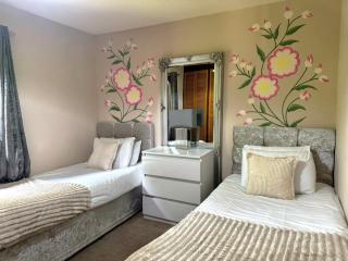 Primrose 17-Woodland Lodges-Carmarthen-Pembroke - 1