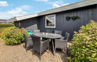 Gorgeous Home In Hejls With Wifi - 8