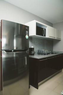 17B- Cozy Apartment Super Fast WiFi and Pool - 2