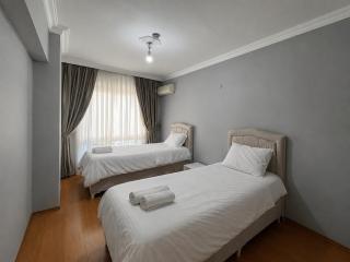 Spacious City View Home in a Central Location - 5