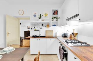 Prime Location Residence, Private Parking - 6