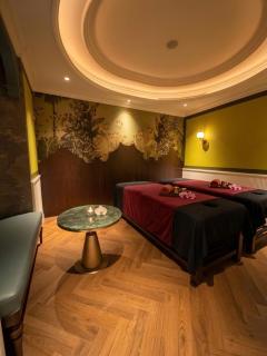Classyc Hotel Hang Buom - 4