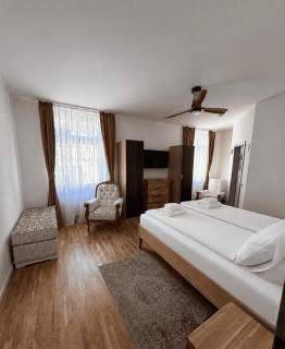 Hotel-Weinhaus Heinrich Haupt - 0