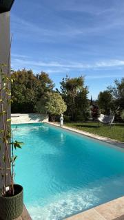 Suite romantique Le temps d'un Instant Loveroom Hammam jacuzzi piscine - 8