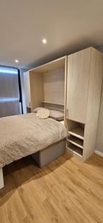 Victory Suites 9th Floor Studio Flat - 5