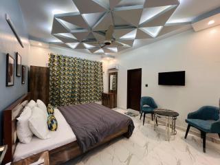 The Hotel In Karachi - 9