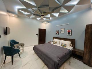 The Hotel In Karachi - 7