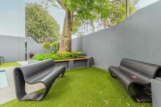 Rosebank Luxe, Parking, Wifi, Mall, Gautrain & Heater - 8