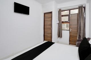 Spot On Hotel Rosha Palace - 1