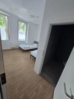 Gäste- und Monteurzimmer - Fitter room - Guest roomShort and long term - 4