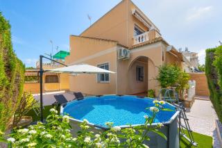 Casa con Piscina Privada y BBQ - Playa 12min a Pie - 5