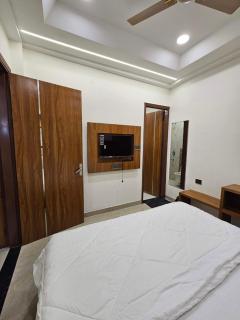 The Mor Mukut INN - 8