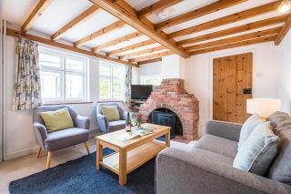 The Cottage at Homeleigh, Southwold - 2