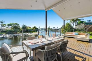 Canal Sanctuary - Waterside Living with Pool & Jetty - 0