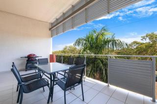 Tropical Breeze - Poolside Stay near the Waterfront - 0