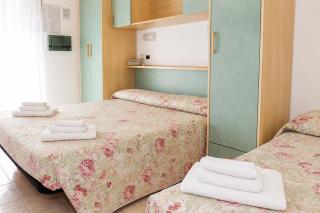 Azzurro Beach Hotel Igea Marina - 7