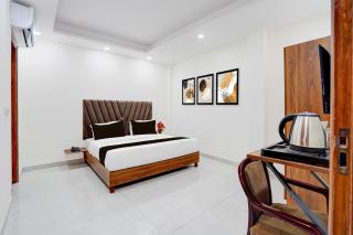 Super Townhouse Krishna Nagar Metro Station - 5