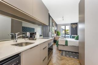 Your Rosebank HQ- Chic Studio-Steps from Gautrain - 8