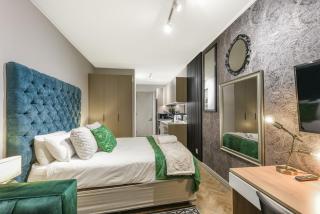 Your Rosebank HQ- Chic Studio-Steps from Gautrain - 1