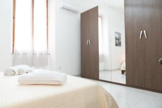 Casa Mondy - City Centre Cagliari, 2 Bedrooms, AC, Sleeps 5 - 5