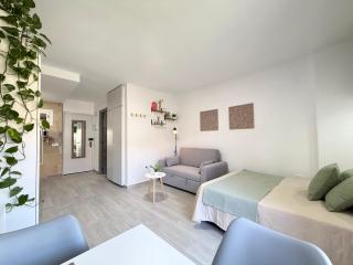 Hercules Cozy Studio - City Center and Near Beach - 6