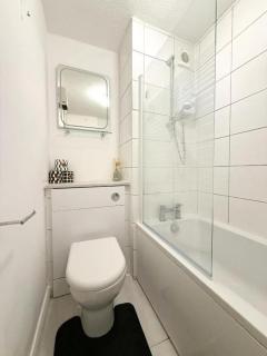 1 bed - Sleeps 4 - Parking - Wifi - 9