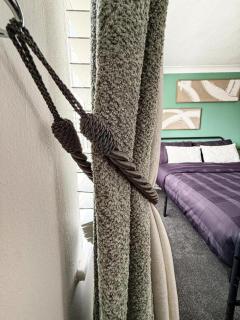 1 bed - Sleeps 4 - Parking - Wifi - 8