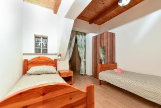 House Lucano 2424 - 3