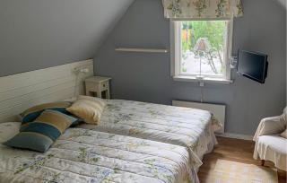 Amazing Home In Västra Karup With Wifi - 2