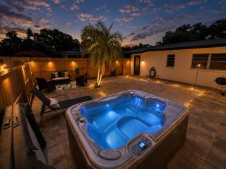 Aroma Oasis - Hot Tub & Gulf Beaches - 8