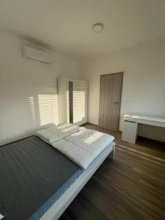 Kolarjeva International House - 3